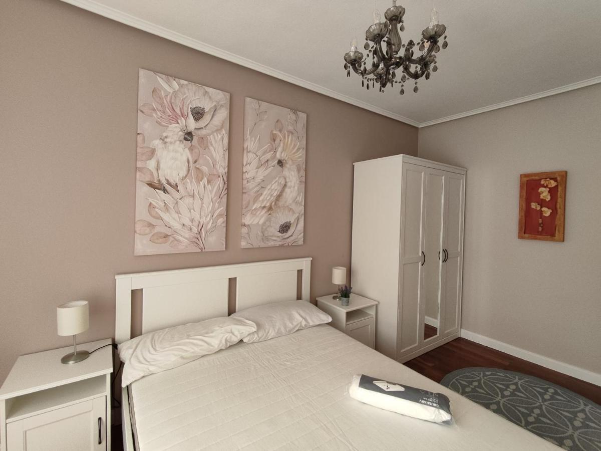 Acogedor Apartamento Junto A La Plaza Villasana de Mena Exterior photo
